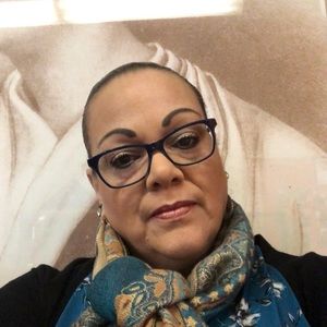 Meet your Posher, Elaine